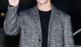 韩国男演员化妆师爆料视频,明星化妆幕后真相